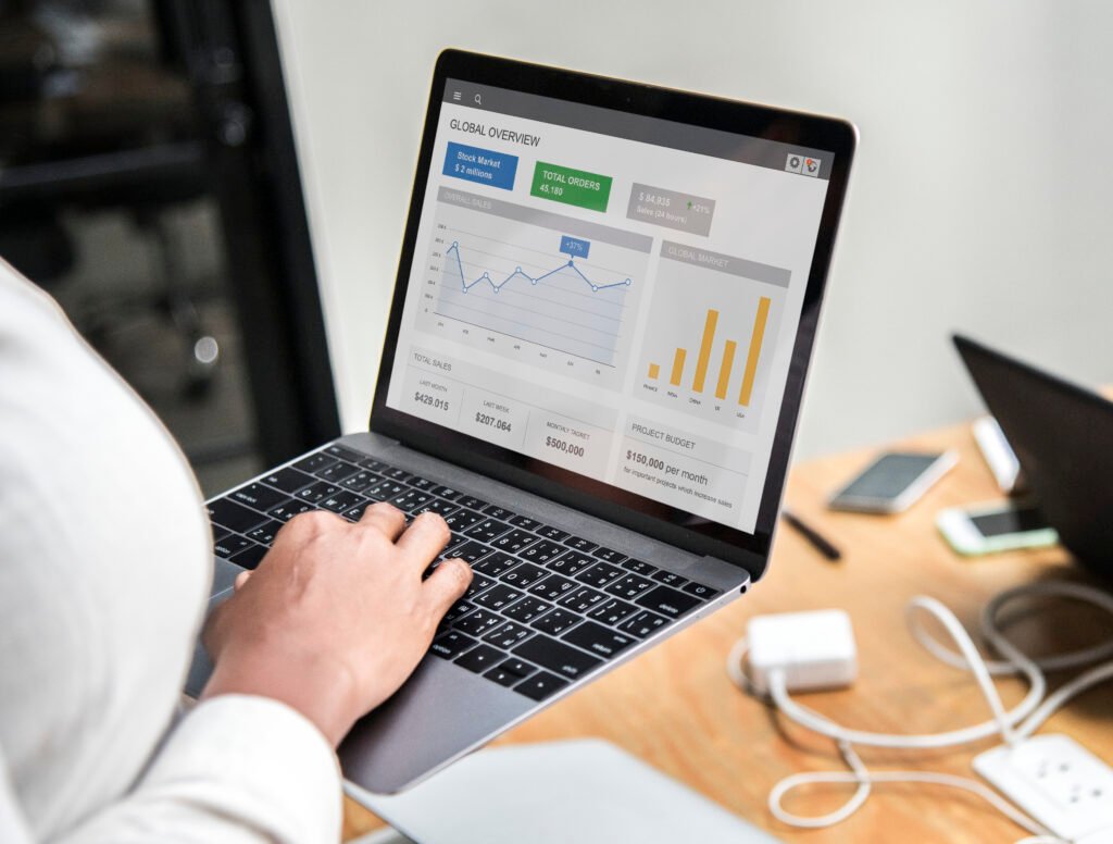 Estrategia de Paid Media con landing pages contenido y campañas para generar prospectos